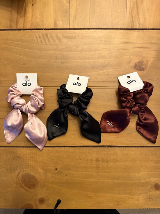 ALO Yoga Satin Scrunchie Set — Light Pink, Black & Burgundy